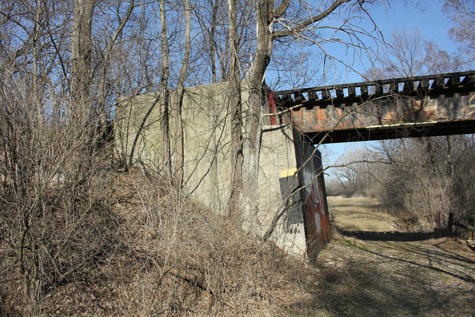 North abutment